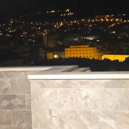 Enes Con Terrazza Panoramica, Idromassagio *