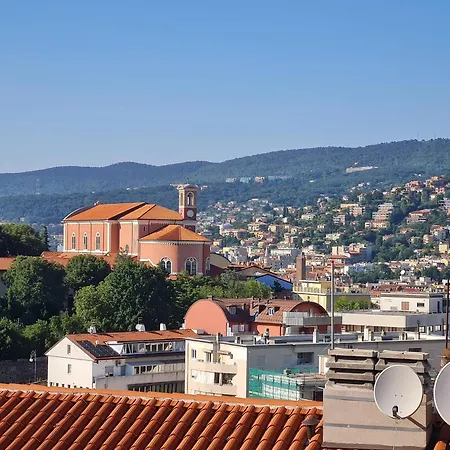 Enes Terrazza Con Vista E Relax In Centro Citta 的里雅斯特